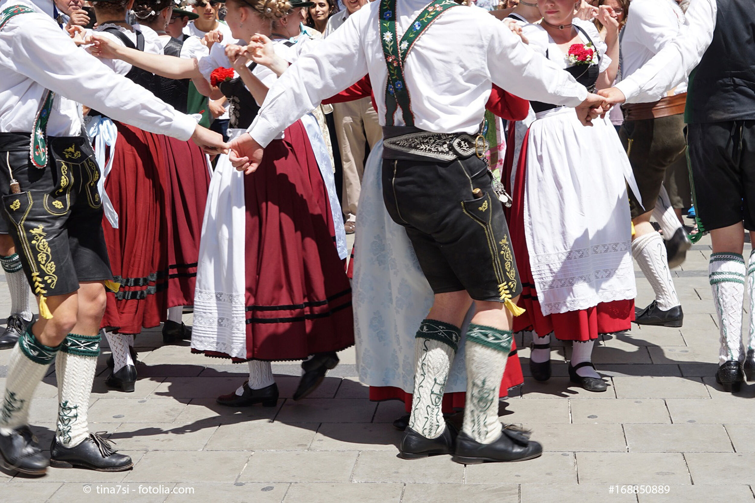 HI-Wohnbau Symbolbild: Tradtion und Brauchtum Die Gemeinde Vaterstetten