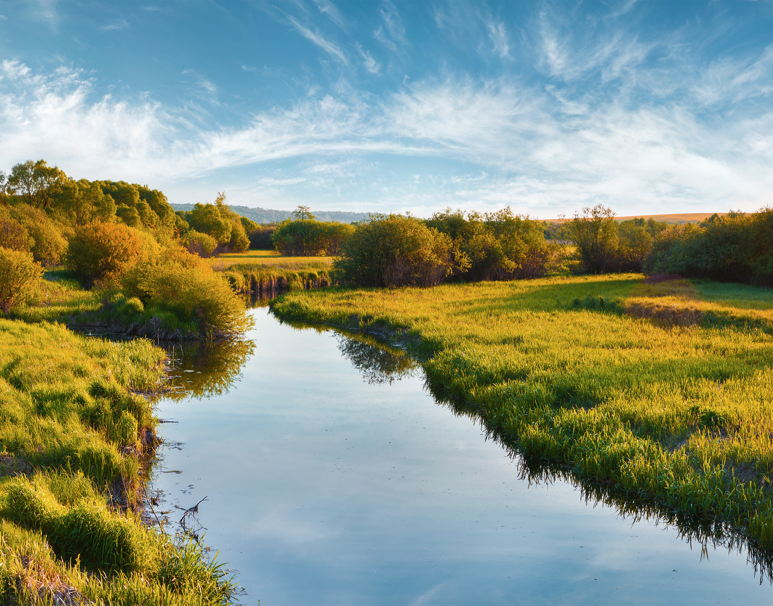 HI-Wohnbau <p>PARKWOHNEN ZWISCHEN REICHSWALD UND REDNITZTAL</p> <p>Parkwohnen zwischen Reichswald und Rednitztal: LOOP ist wie gemacht für alle, die in der Natur und doch stadtnah leben möchten. Der lebens- und liebenswerte Stadtteil Reichelsdorf mit seinem Gartenstadtcharakter ist die perfekte Wahl als Lebensmittelpunkt für all diejenigen, die kurze Wege in die Innenstadt und Wohnen mit einem extra hohen Freizeit- und Erholungswert in der Natur kombinieren wollen.</p> <p>Der Eingang zum Reichswald befindet sich praktisch fast auf der gegenüberliegenden Straßenseite. Mit seinen weitläufigen Wander- und Radwegen eröffnet sich das 10.000 Hektar große Waldgebiet des südlichen Reichswalds direkt vor der Haustüre und bietet wunderbare Gelegenheiten zur Entschleunigung. </p> <p>Gerade mal fünf Minuten zu Fuß sind es vom LOOP bis zu den herrlichen, naturbelassenen Rednitzauen. Das Rednitztal entlang der Rednitz mit seinen Wässerwiesen, Auwäldern und Ufergehölzen bietet Lebensraum für viele seltene Tierarten, wie zum Beispiel Eisvögel, Bieber und Störche, und ist die grüne Lunge im Nürnberger Süden. Die naturbelassene Auenlandschaft bietet ein echtes Naturparadies mit unendlichen Möglichkeiten zur freien Entfaltung.</p>